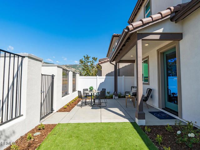 3822 Silvergrass Lane, Piru, CA 93040