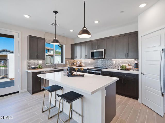 3822 Silvergrass Lane, Piru, CA 93040