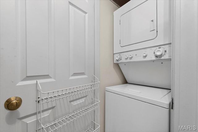 524 N Kirkwood Road 2A, Kirkwood, MO 63122