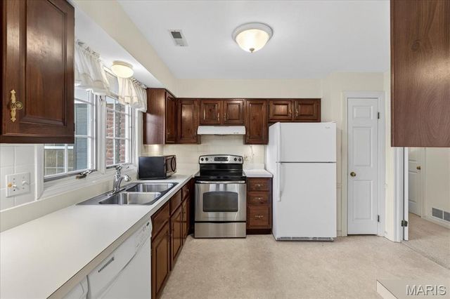 524 N Kirkwood Road 2A, Kirkwood, MO 63122