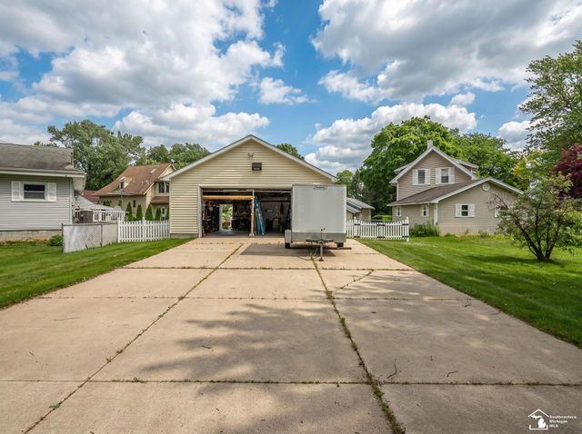 13857 Lake Drive, Monroe Twp, MI 48161