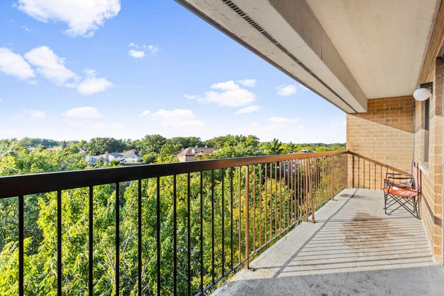 6020 Lake Bluff Drive 701, Tinley Park, IL 60477