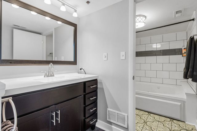 6020 Lake Bluff Drive 701, Tinley Park, IL 60477