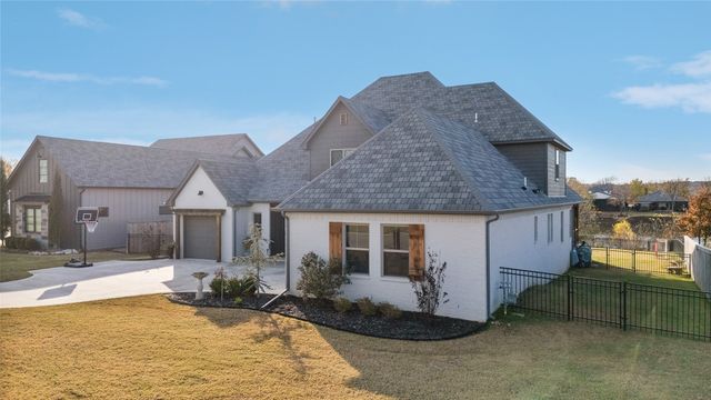 12914 S 28th Place, Bixby, OK 74008