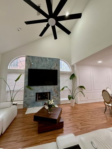 417 Moonlight Way, Irving, TX 75063