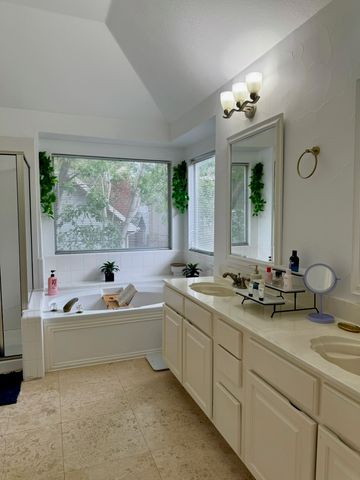 417 Moonlight Way, Irving, TX 75063