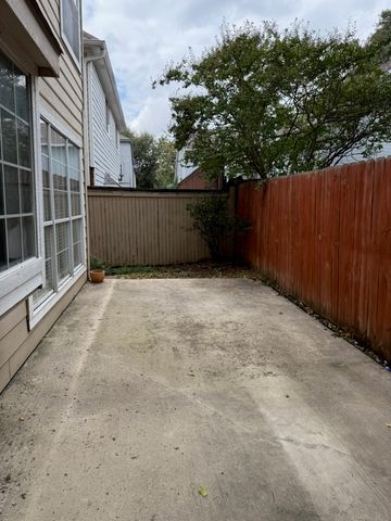 417 Moonlight Way, Irving, TX 75063