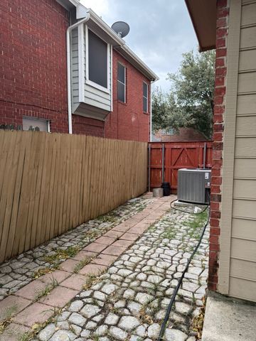 417 Moonlight Way, Irving, TX 75063