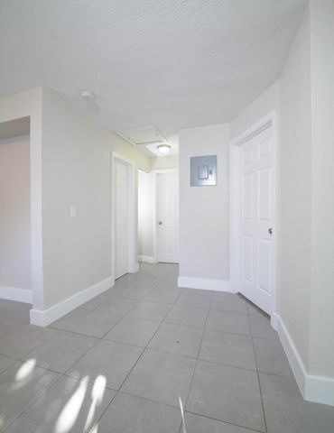 1126 NE 16th Place 3, Fort Lauderdale, FL 33305