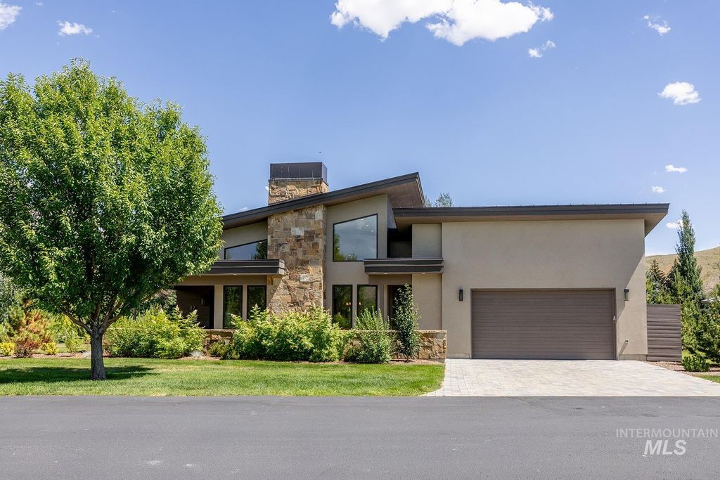 27 Streamside Drive, Hailey, ID 83333