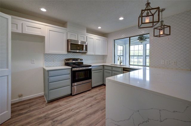 506 Betsy Ross Drive, Arlington, TX 76002