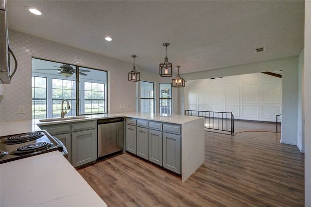506 Betsy Ross Drive, Arlington, TX 76002
