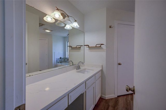506 Betsy Ross Drive, Arlington, TX 76002