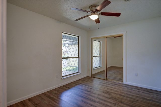 506 Betsy Ross Drive, Arlington, TX 76002