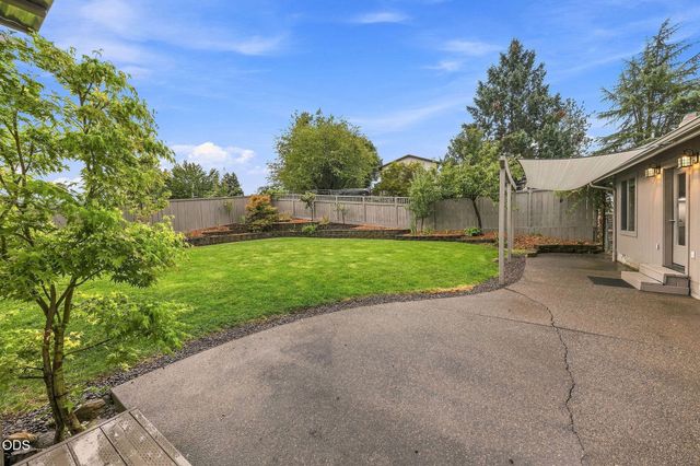 1240 Marcus Way, Grants Pass, OR 97527