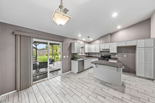1240 Marcus Way, Grants Pass, OR 97527