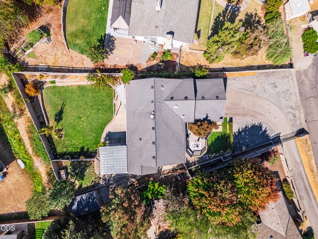 1240 Marcus Way, Grants Pass, OR 97527