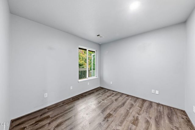 1240 Marcus Way, Grants Pass, OR 97527