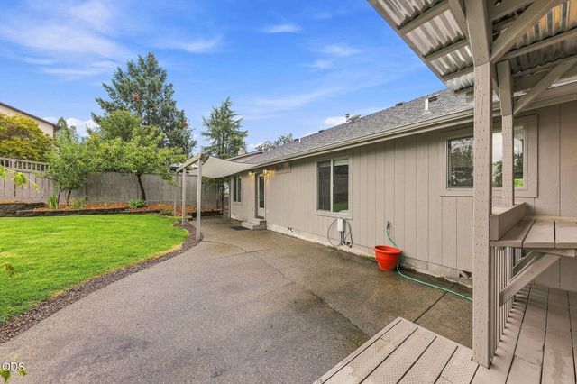1240 Marcus Way, Grants Pass, OR 97527