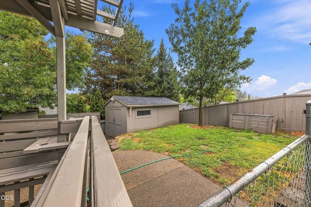 1240 Marcus Way, Grants Pass, OR 97527