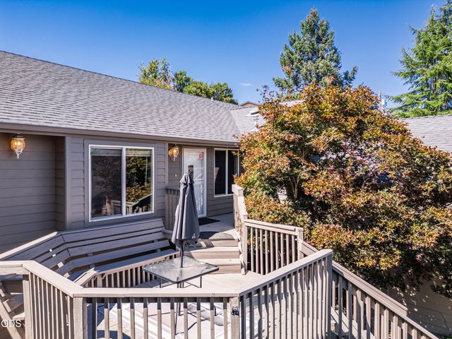 1240 Marcus Way, Grants Pass, OR 97527