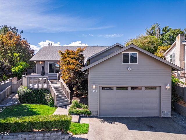 1240 Marcus Way, Grants Pass, OR 97527