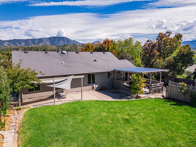 1240 Marcus Way, Grants Pass, OR 97527