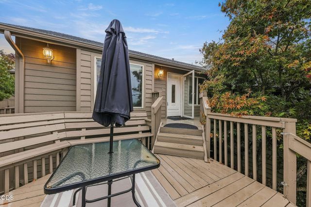1240 Marcus Way, Grants Pass, OR 97527