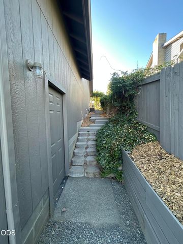 1240 Marcus Way, Grants Pass, OR 97527
