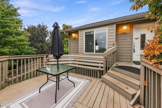 1240 Marcus Way, Grants Pass, OR 97527