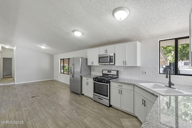 52 Ave De La Bleu De Clair, Sparks, NV 89434
