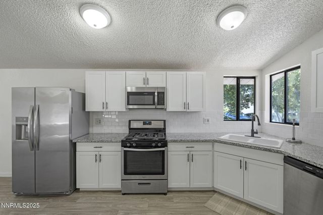 52 Ave De La Bleu De Clair, Sparks, NV 89434