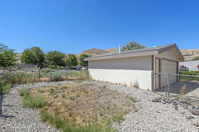 52 Ave De La Bleu De Clair, Sparks, NV 89434