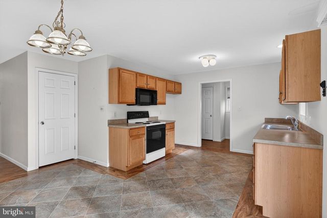 3435 GREEN LEAF DR, Mount Joy, PA 17552