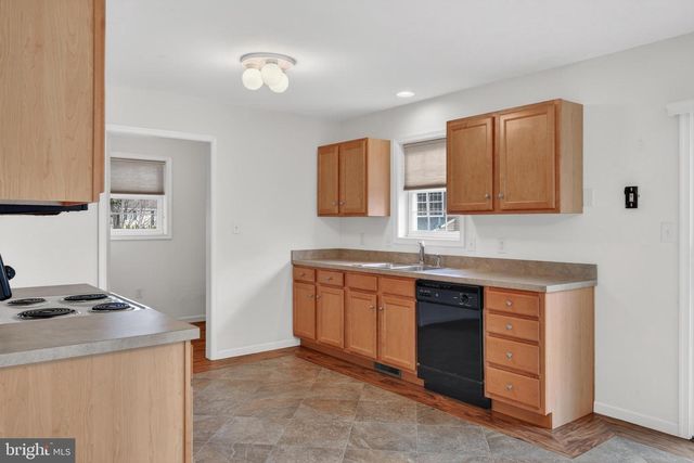 3435 GREEN LEAF DR, Mount Joy, PA 17552