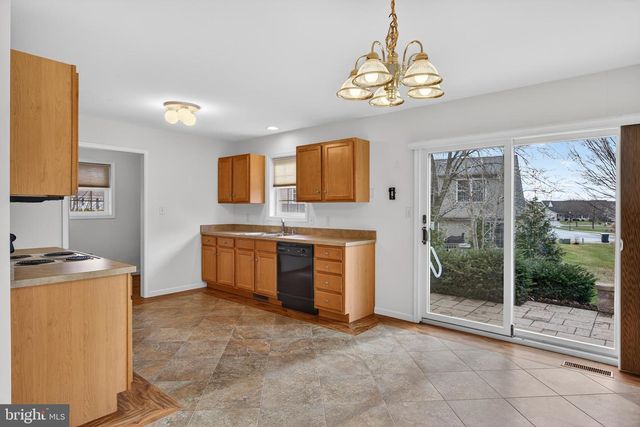 3435 GREEN LEAF DR, Mount Joy, PA 17552