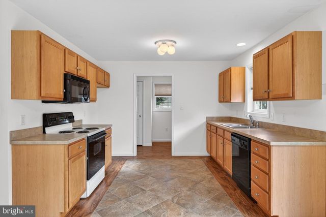 3435 GREEN LEAF DR, Mount Joy, PA 17552