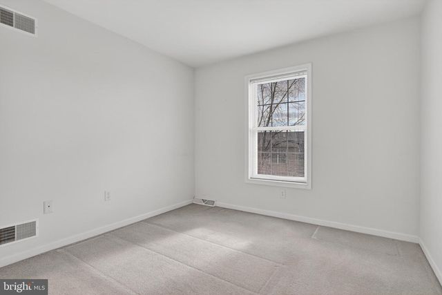 3435 GREEN LEAF DR, Mount Joy, PA 17552