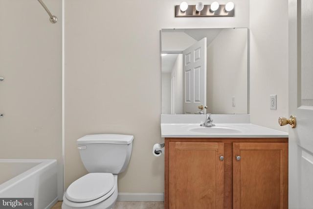 3435 GREEN LEAF DR, Mount Joy, PA 17552