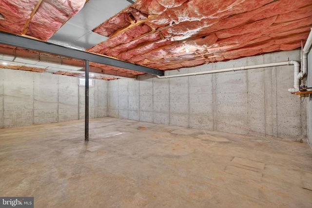 3435 GREEN LEAF DR, Mount Joy, PA 17552