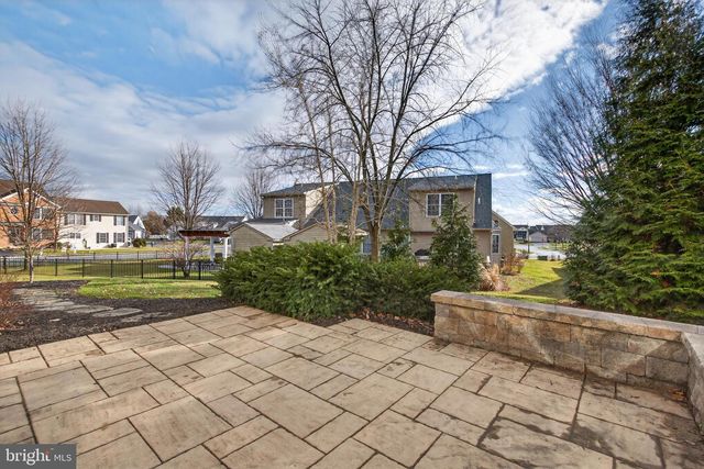 3435 GREEN LEAF DR, Mount Joy, PA 17552