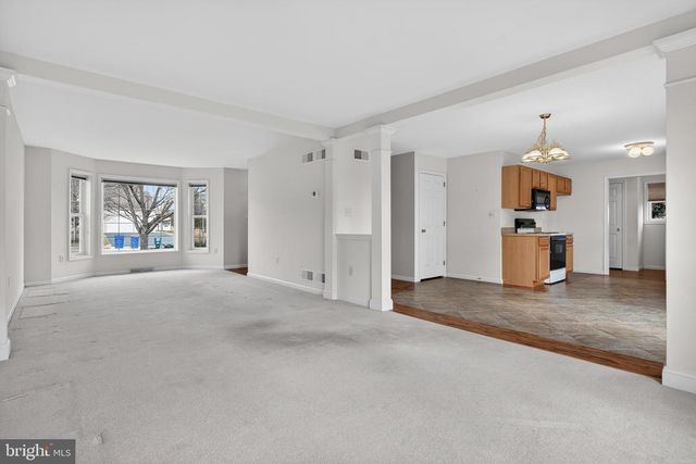 3435 GREEN LEAF DR, Mount Joy, PA 17552