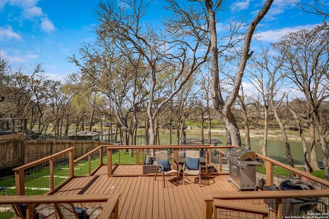 630 THREE OAKS RD, Seguin, TX 78155