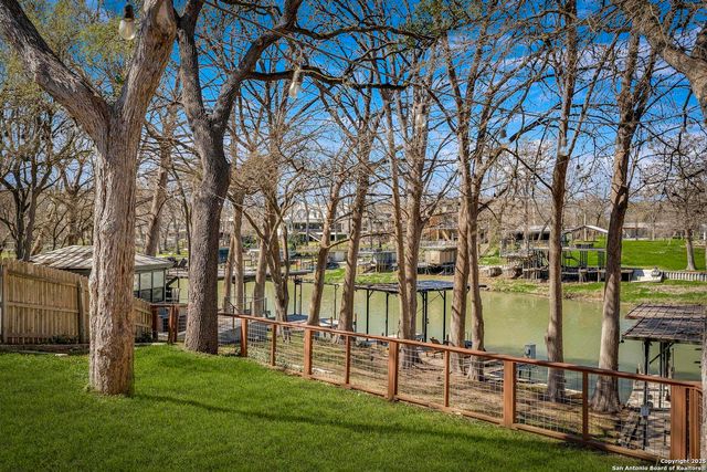 630 THREE OAKS RD, Seguin, TX 78155