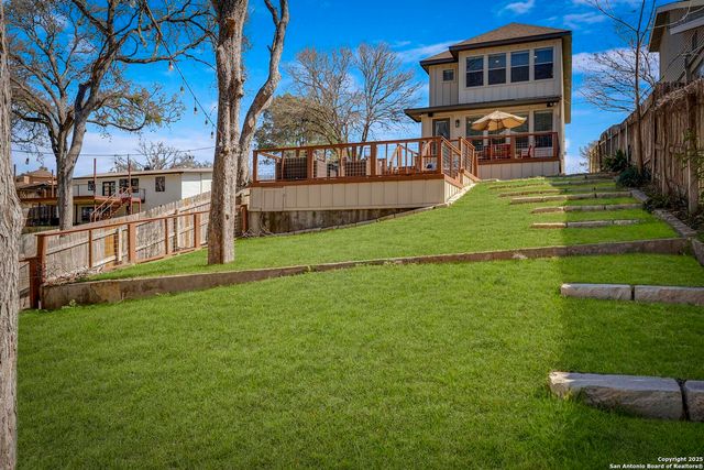 630 THREE OAKS RD, Seguin, TX 78155