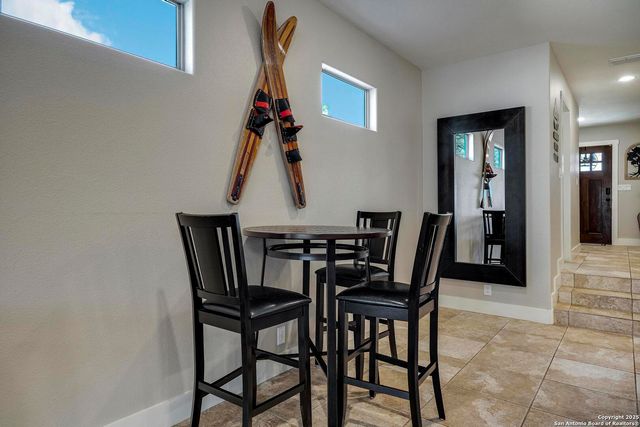 630 THREE OAKS RD, Seguin, TX 78155