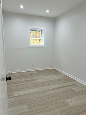 1058 N Central Park Avenue G, Chicago, IL 60651