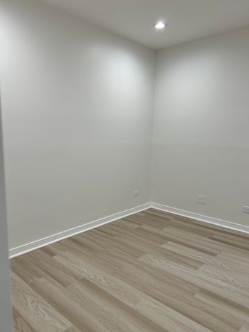 1058 N Central Park Avenue G, Chicago, IL 60651