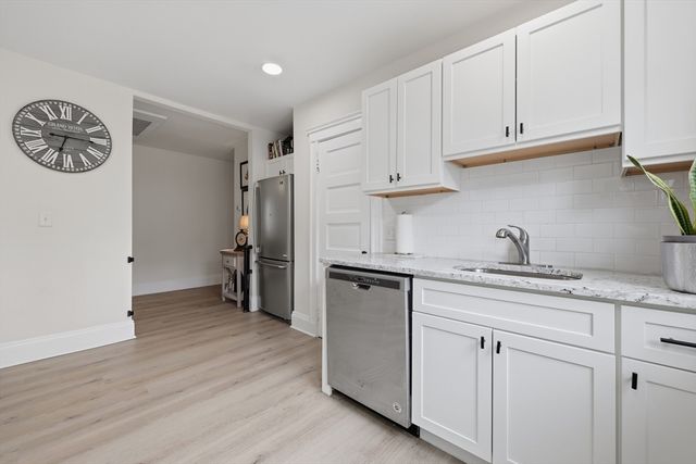 3 Regent Cir 3, Boston, MA 02130