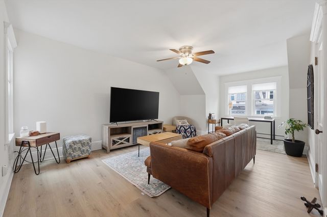 3 Regent Cir 3, Boston, MA 02130
